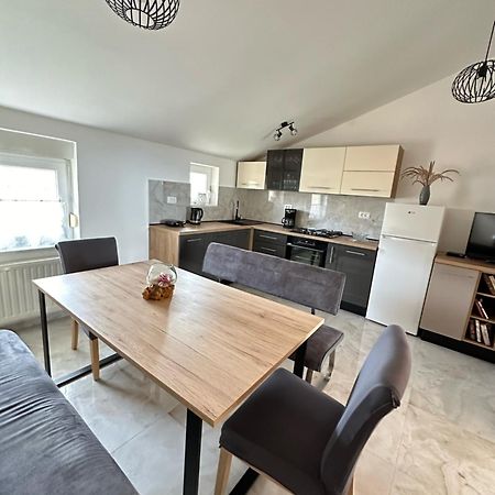 Apartmani Sandra Malinska Sveti Vid-Miholjice Εξωτερικό φωτογραφία